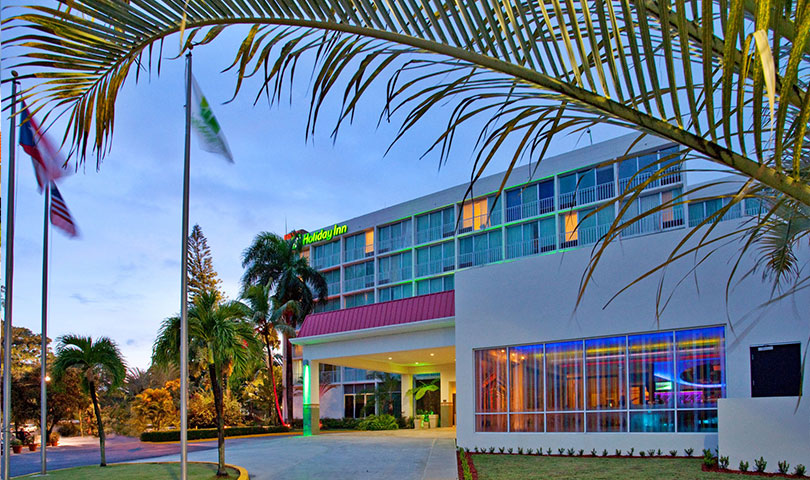 holiday inn mayaguez hotel at dusk